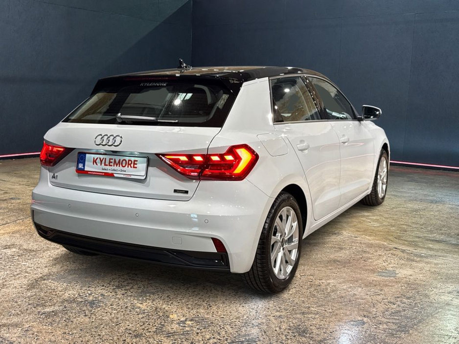 Audi A1 1.0 TFSI ADVANCED AUTOMATIC - WHITE/BLACK TWO TONE - FACTORY ALLOYS - LED HEADLIGHTS - HEATED SEATS - REAR CAMERA — thumbnail 3