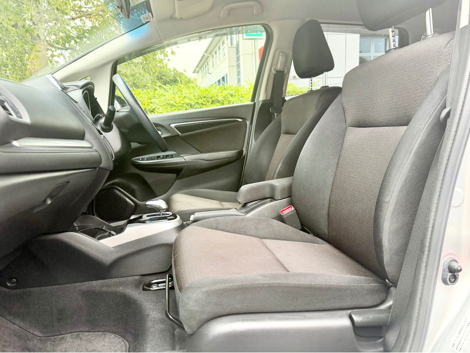 Honda Fit HYBRID!! AUTO!! — thumbnail 21