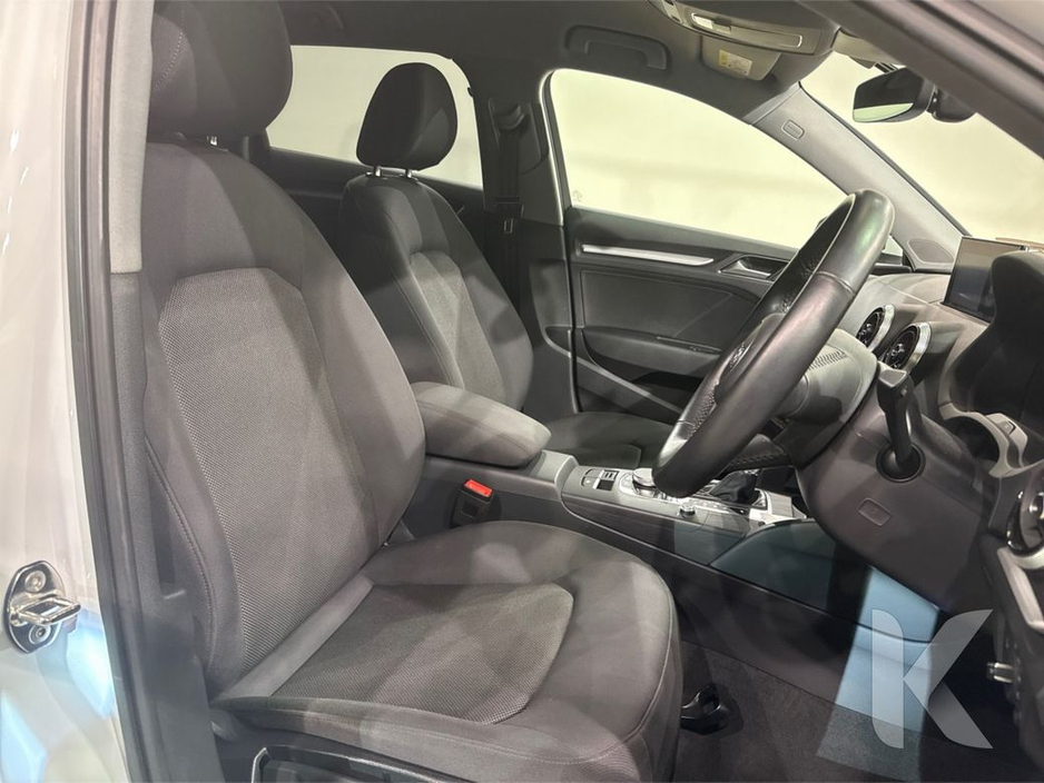 Audi A3 1.4 TSI AUTOMATIC - SIGNATURE EDITION - FACTORY ALLOYS - LOW MILEAGE — thumbnail 14