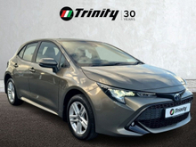 Toyota Corolla * 1.8 HYBRID * LUNA * TRINITY MOTORS *