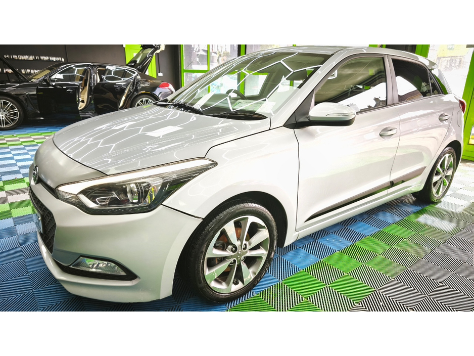 Hyundai i20 PREMIUM 83BHP 5DR — thumbnail 2