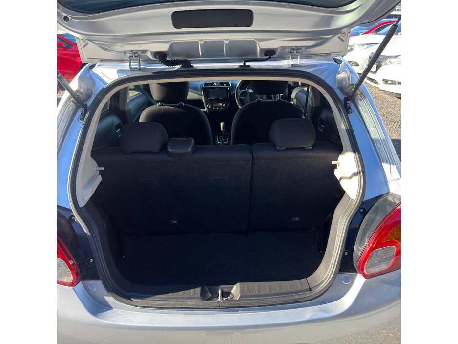 Mitsubishi Mirage — thumbnail 12