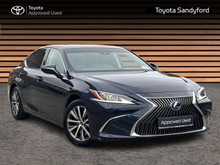 Lexus ES 300 H EXECUTIVE HYBRID AUTO // SAT-NAV // FULL LEATHER HEATED SEATS // REAR CAMERA & PARK ASSIST // BLUETOOTH // FACTORY SUNROOF // 12 MONTH WARRANTY