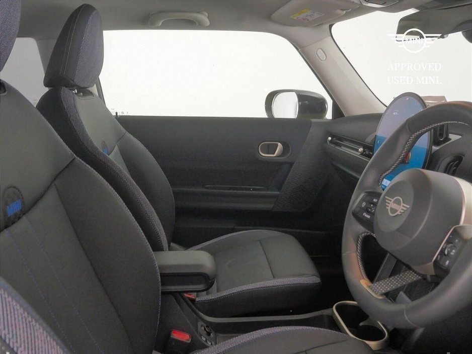 2025 MINI Hatch 2L Petrol For Sale Images