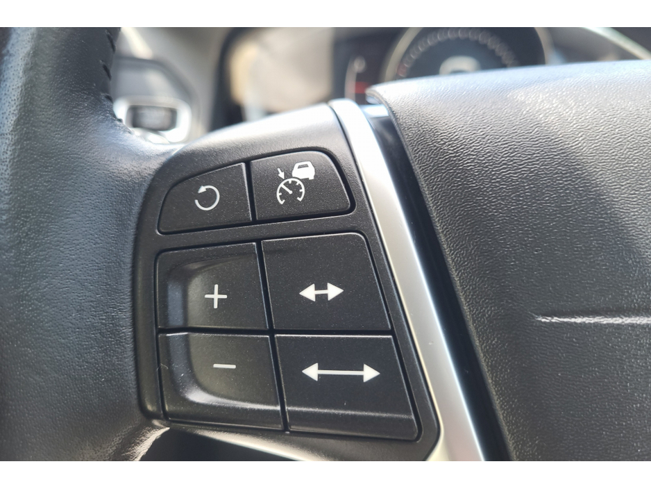 2017 Volvo XC60 2.4L Diesel For Sale Images