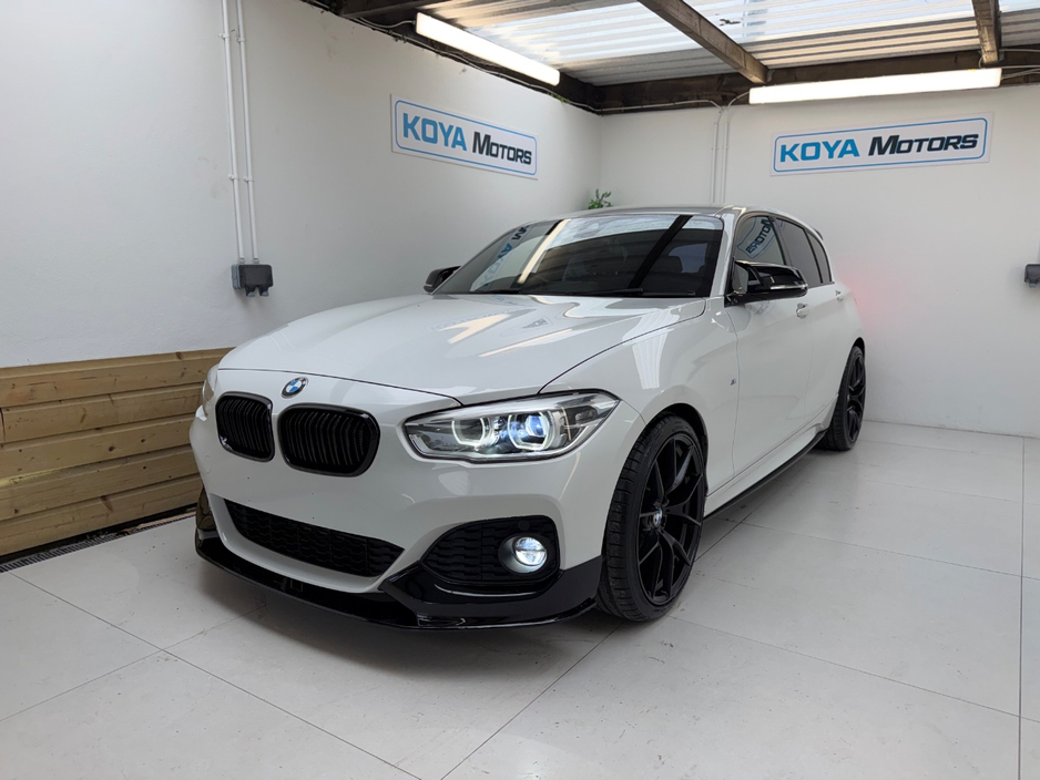 BMW 1 Series 118D 2.0 DIESEL M-SPORT PRO PLUS M-PERFORMANCE AUTOMATIC // M3 CS ALLOY PACKAGE INCLUDED // ALPINE WHITE METALLIC // LED MATRIX LIGHTING // LANE DEPARTURE ASSIST // PRO MEDIA PACK // CRUISE CONTROL — thumbnail 3