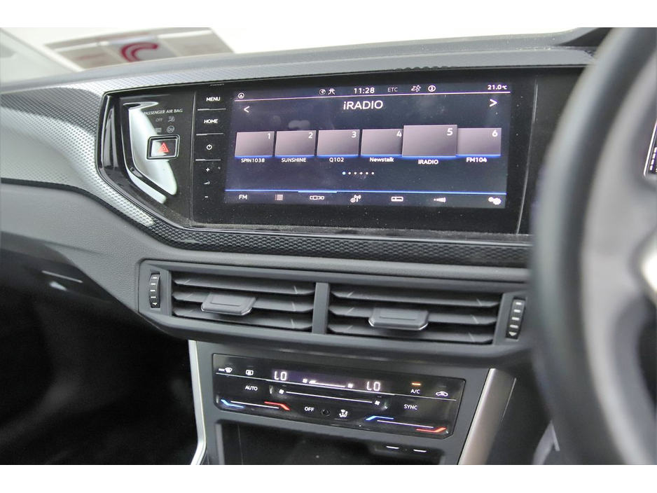 Volkswagen Polo 1.0 TSI DSG LIFE *CARPLAY*REVERSE CAM*PARK SENSORS* — thumbnail 23