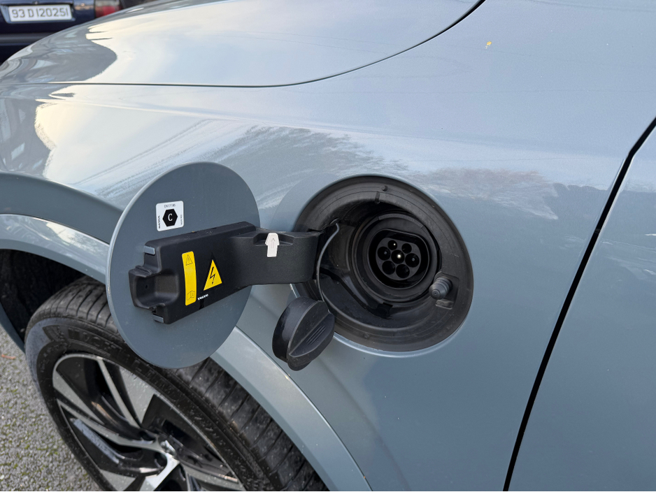 2023 Volvo XC90 2L Petrol Plug-in Hybrid For Sale Images