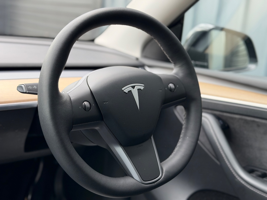 2022 Tesla Model Y 0L Electric For Sale Images