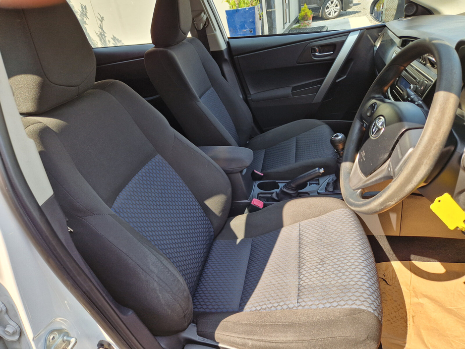 2015 Toyota Auris 1.4L Diesel For Sale Images