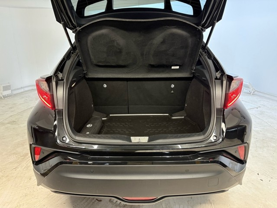 Toyota C-HR — thumbnail 10