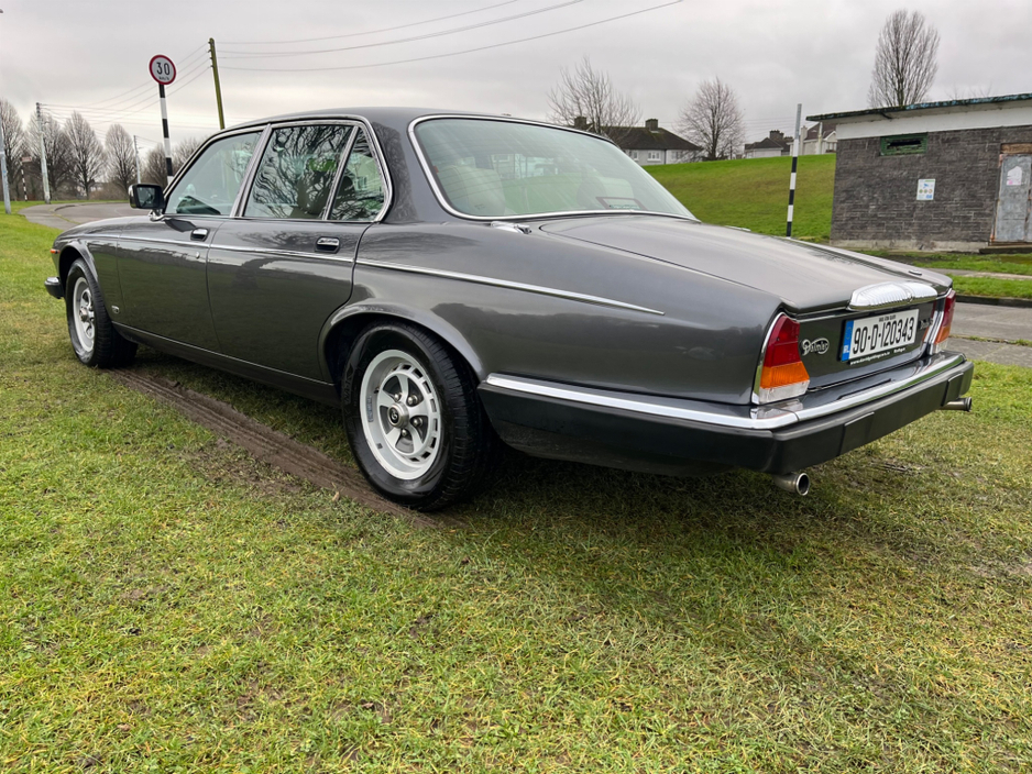 1990 Daimler Double Six 5.3L Petrol For Sale Images