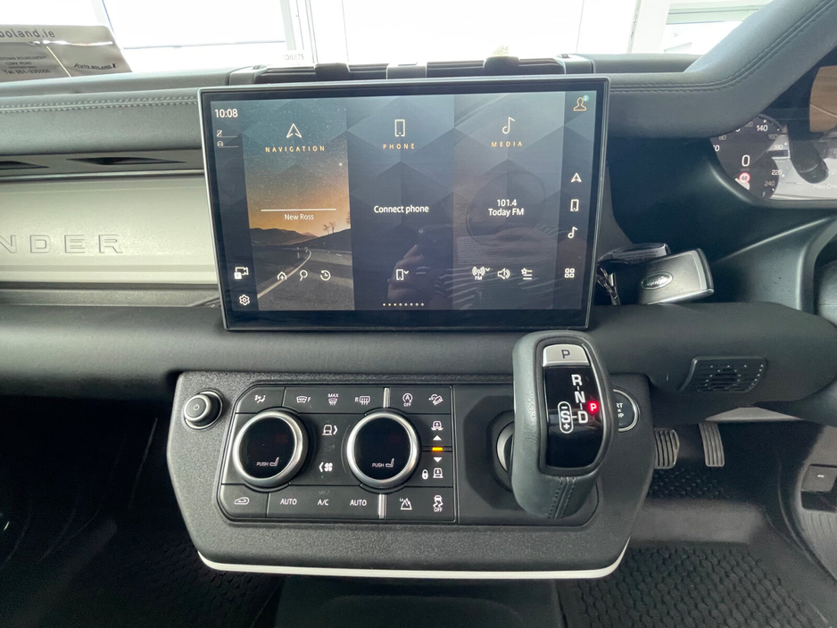 2025 Land Rover Defender 3L Diesel For Sale Images