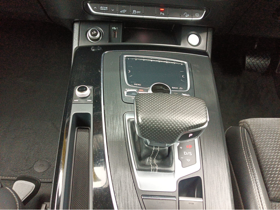 2021 Audi Q5 2L Petrol Plug-in Hybrid For Sale Images