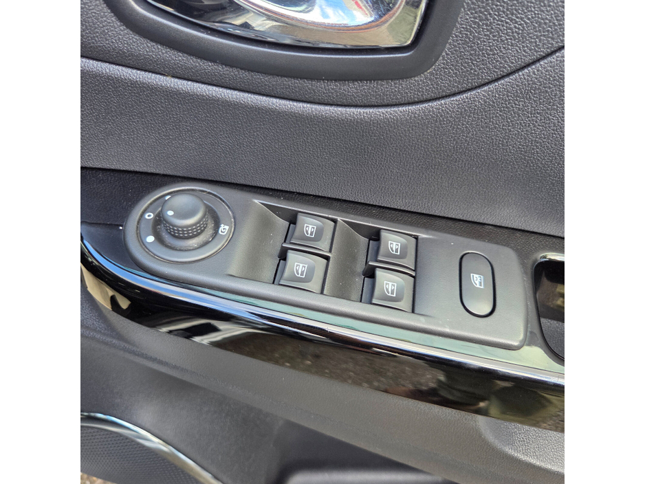 2017 Renault Captur 0.9L Petrol For Sale Images
