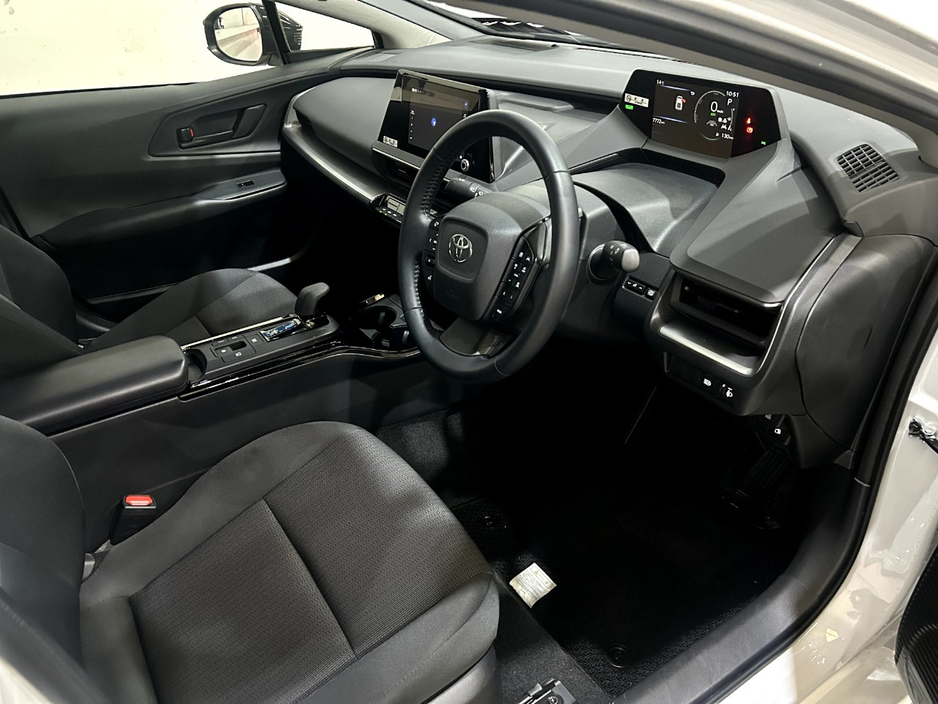 2025 Toyota Prius 1.8L Petrol Hybrid For Sale Images