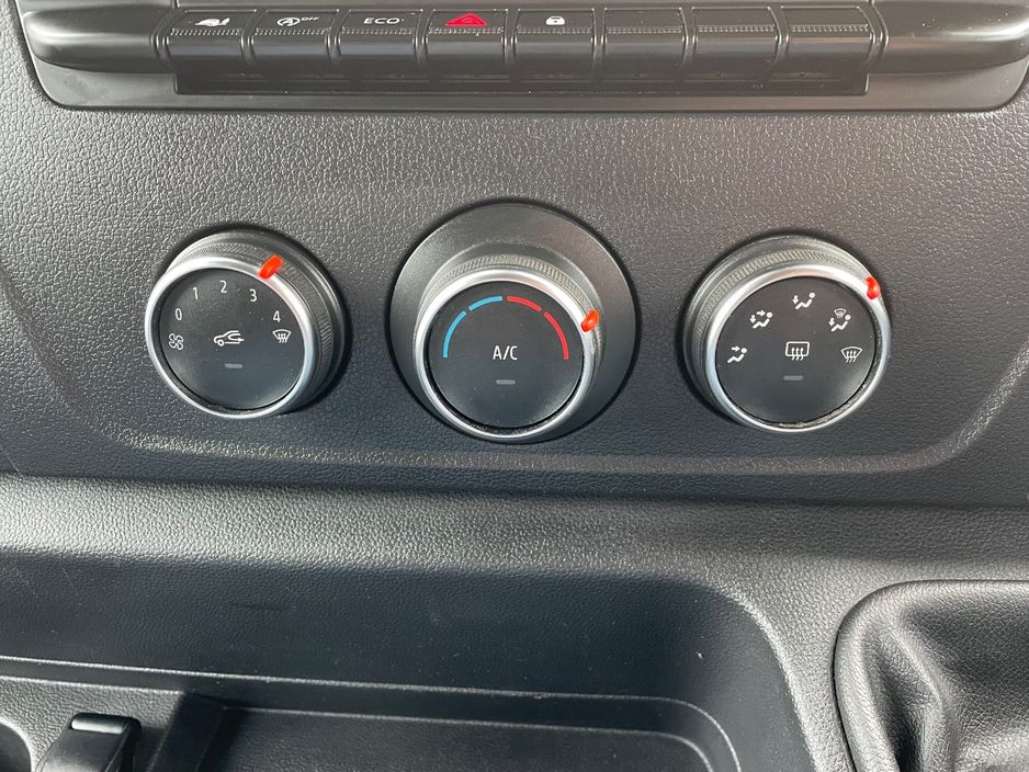 2023 Renault Master 2.3L Diesel For Sale Images