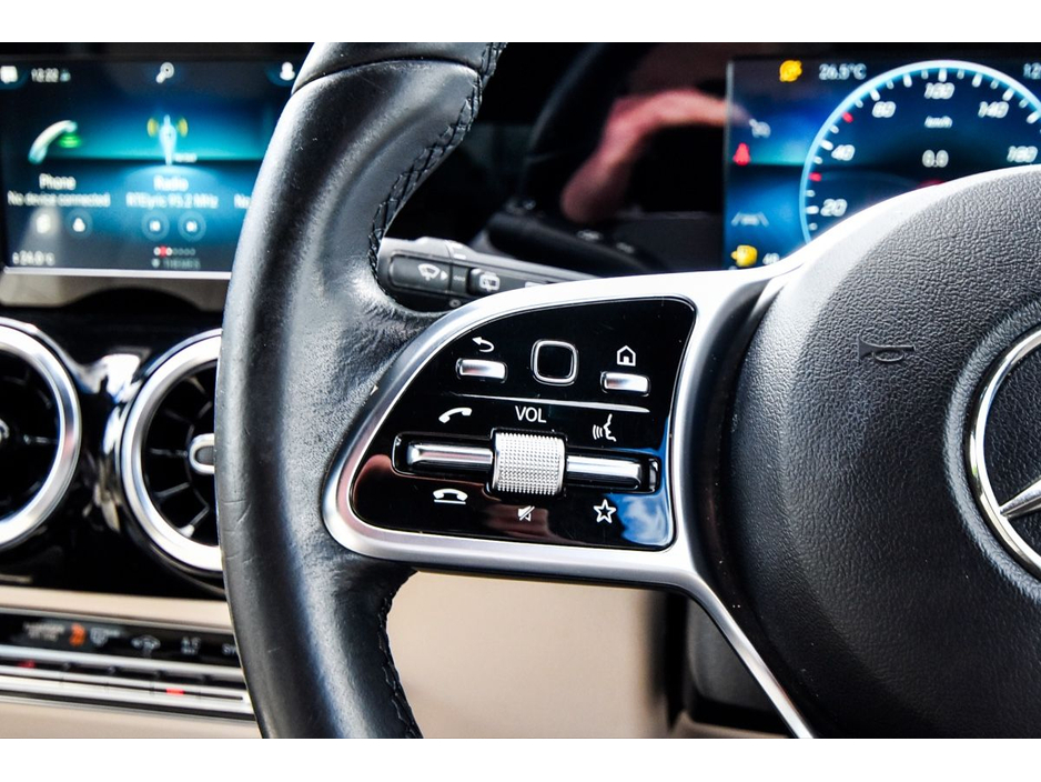 Mercedes-Benz GLA Class 180d Progressive Night Pack Auto — thumbnail 22