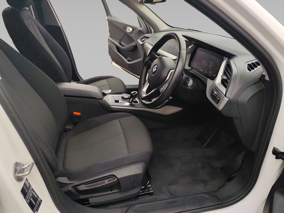 BMW 1 Series 1.5 Petrol Auto Tiny Miles Car Play — thumbnail 14