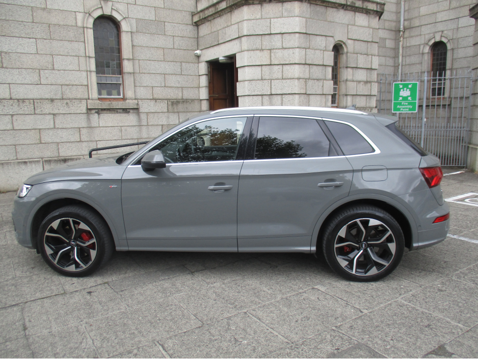 2021 Audi Q5 2L Petrol Plug-in Hybrid For Sale Images