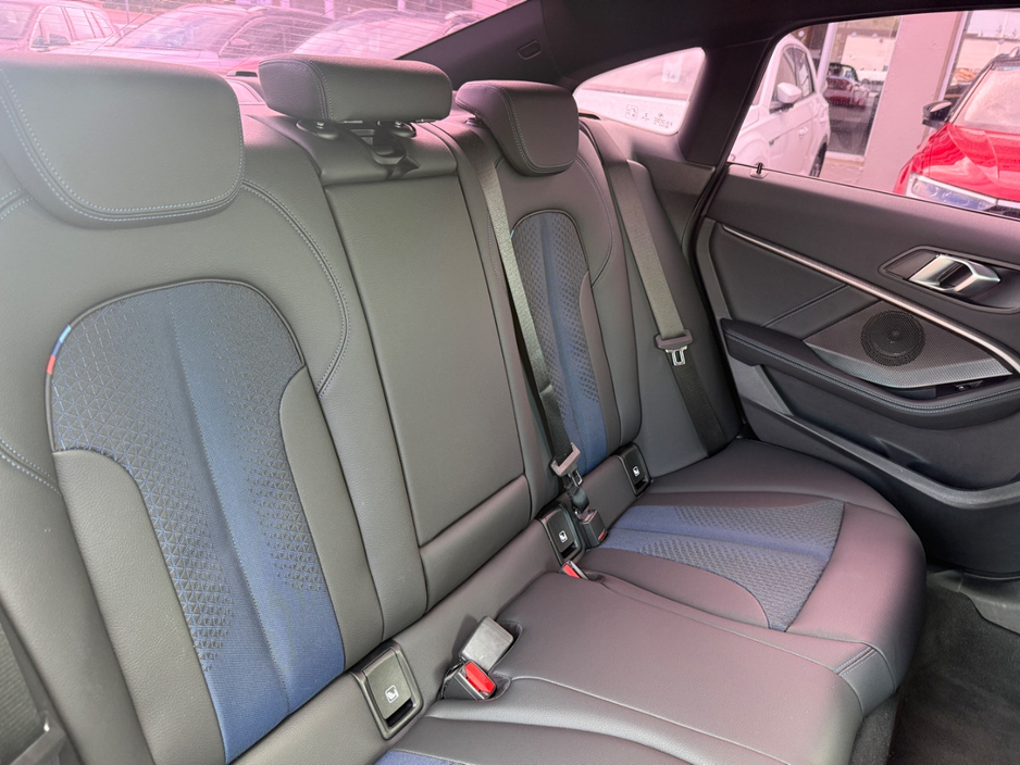 BMW 2 Series M-SPORT 2.0 DIESEL AUTOMATIC 218D 150BHP *VIRTUAL COCKPIT, REAR VIEW CAMERA, 18 " DIAMOND CUT ALLOYS, PARKING SENSORS FRONT & REAR, APPLE CARPLAY /ANDROID AUTO, MEMORY SEATS, PART LEATHER TRIM * — thumbnail 11