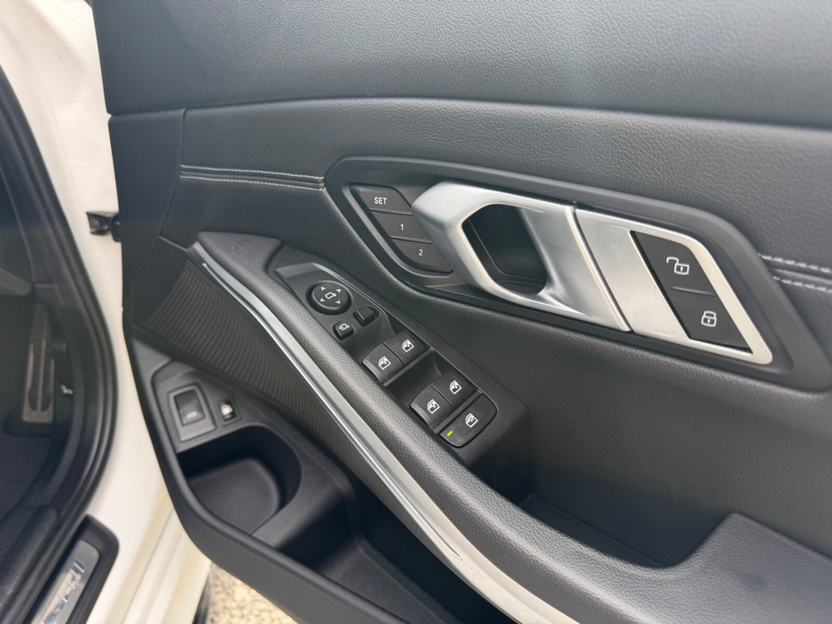 BMW 3 Series 330e M Sport Pro Edition Auto — thumbnail 12