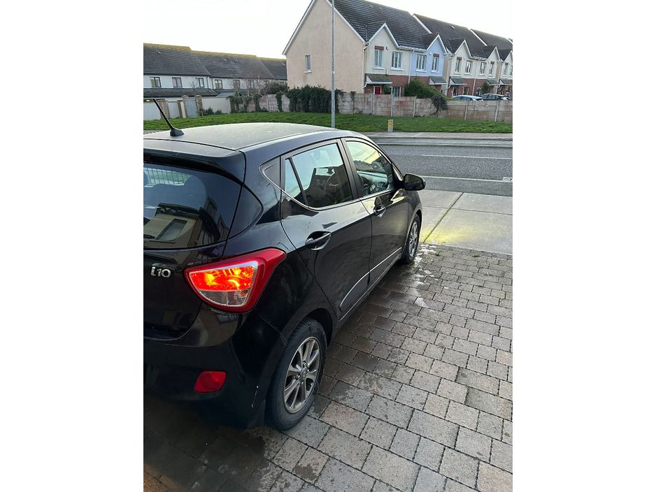 Hyundai i10 DELUXE 4DR — thumbnail 4