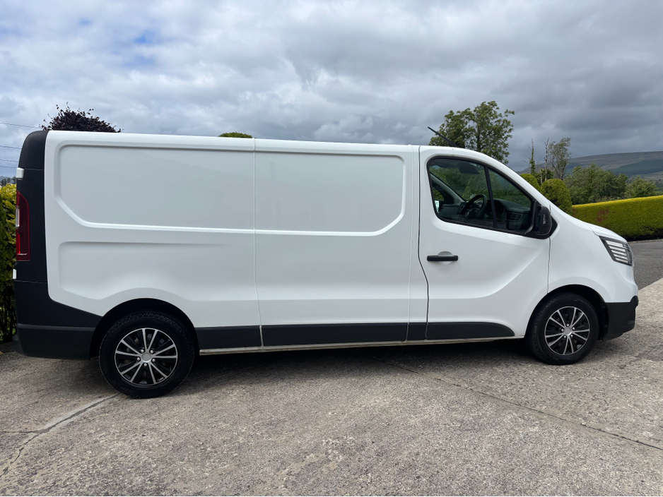 2023 Renault Trafic 2L Diesel For Sale Images