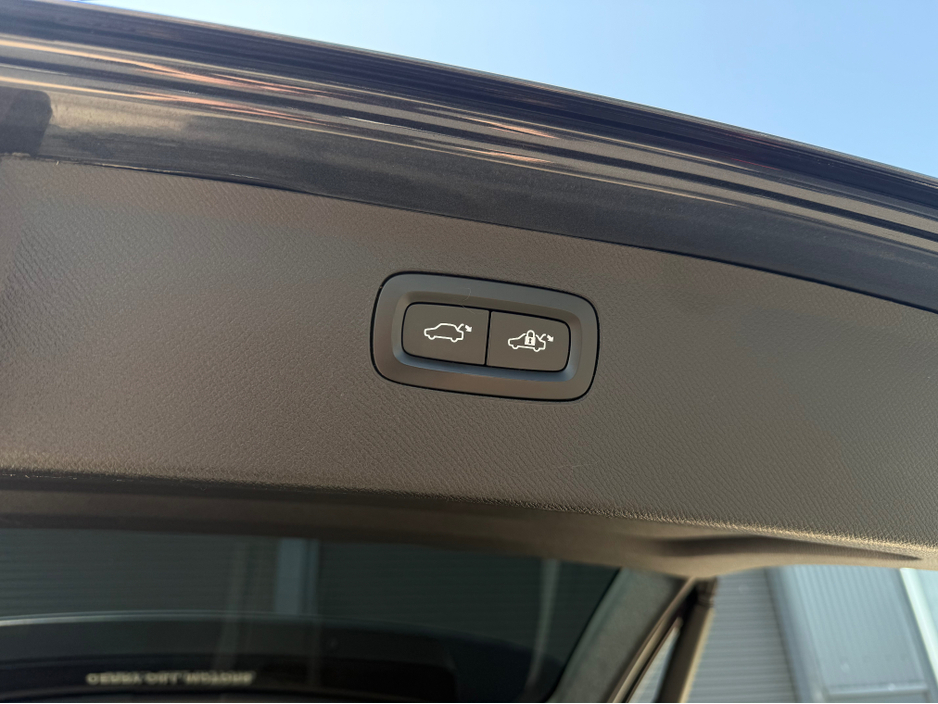 2019 Volvo XC90 2L Diesel For Sale Images
