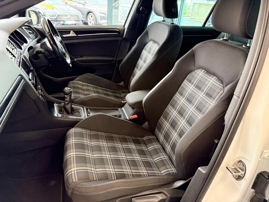 2014 Volkswagen Golf 2L Diesel For Sale Images