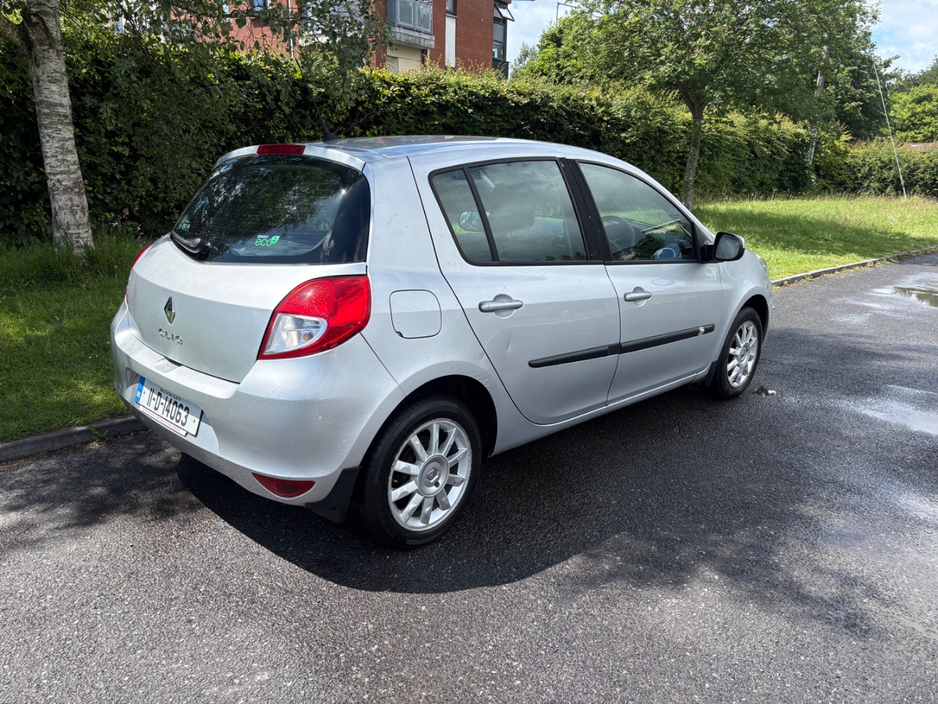 2011 Renault Clio 1.1L Petrol For Sale Images