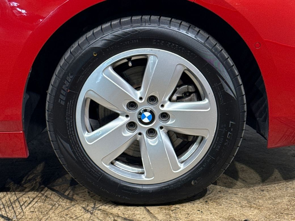 BMW 1 Series 1.5 AUTOMATIC - NEW MODEL - PLAY EDITION - CRUISE CONTROL - DIGITAL DASH REAR CAMERA/PARKING RADAR — thumbnail 10