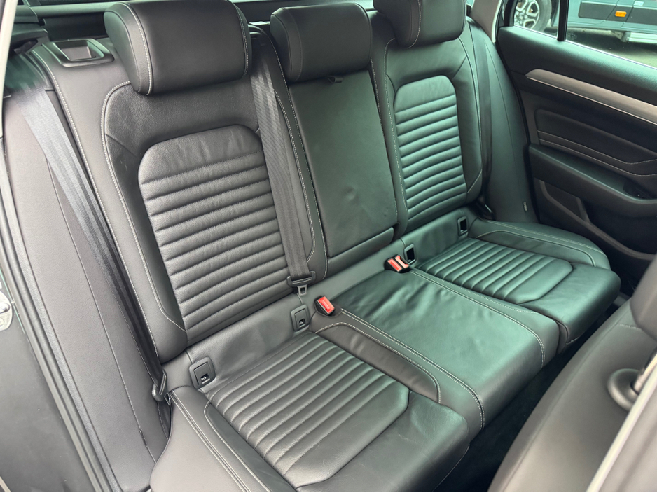 2022 Volkswagen Passat 1.4L Petrol Plug-in Hybrid For Sale Images
