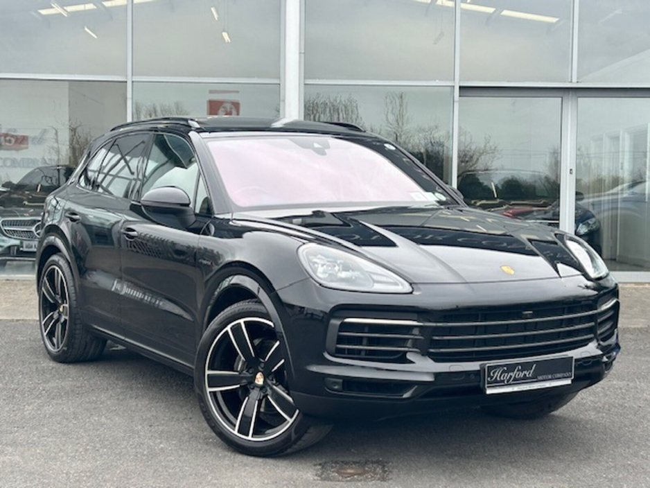 2023 Porsche Cayenne 3L Petrol Plug-in Hybrid For Sale Images