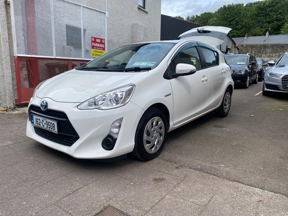 2016 Toyota Aqua 1.5L Petrol Hybrid For Sale Images