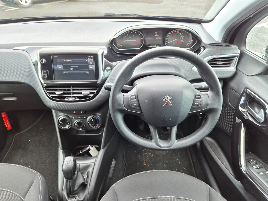 Peugeot 208 — thumbnail 12