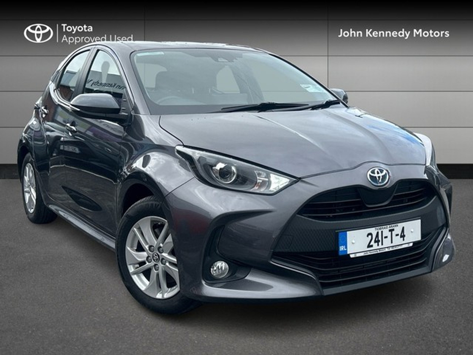 Toyota Yaris 1.5 HYBRID LUNA 4DR
