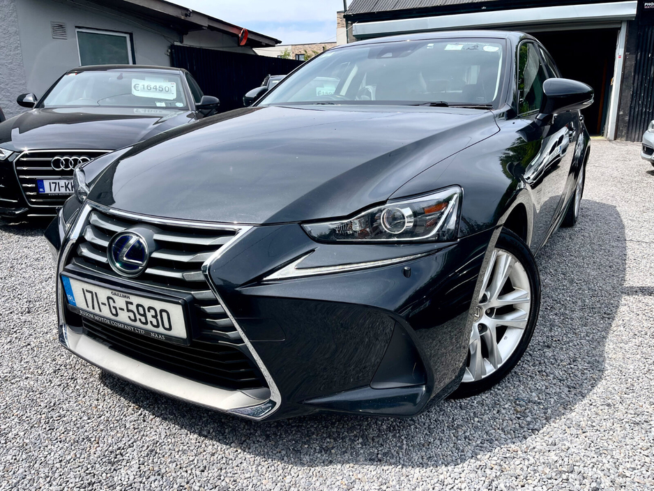 2017 Lexus IS 300 h