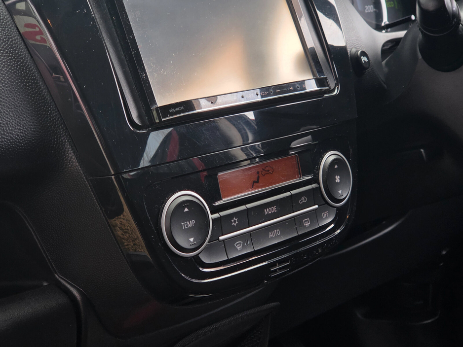 Mitsubishi Mirage — thumbnail 15