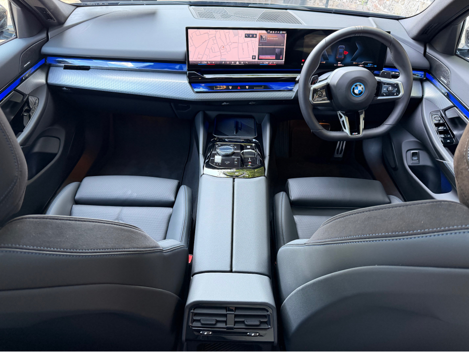 2025 BMW 5 Series 2L Petrol Plug-in Hybrid For Sale Images