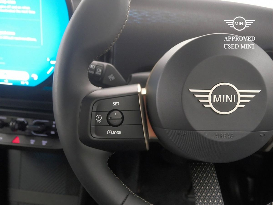 2025 MINI Hatch 2.0L Petrol For Sale Images