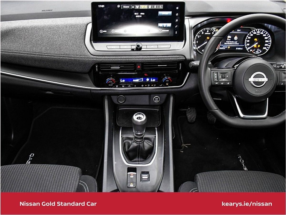 Nissan Qashqai 1.3 PET MILD HYBRID SV WITH HEATED FRONT SEATS - HEATED STEERING WHEEL - HEATED WINDSCREEN - MEGA SALE PRICE — thumbnail 25