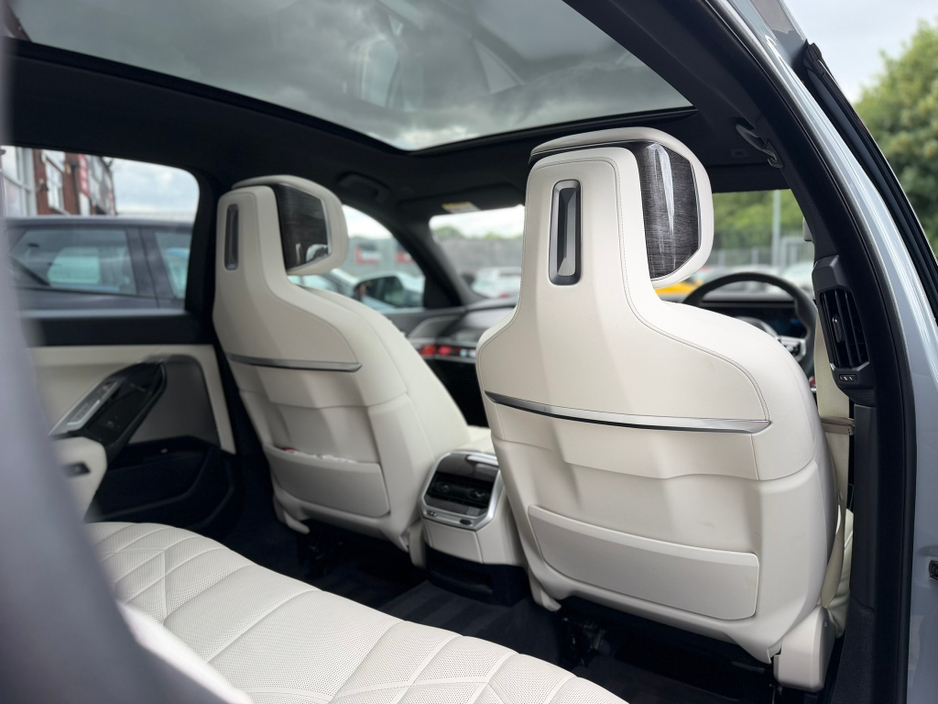 2025 BMW i7 0L Electric For Sale Images