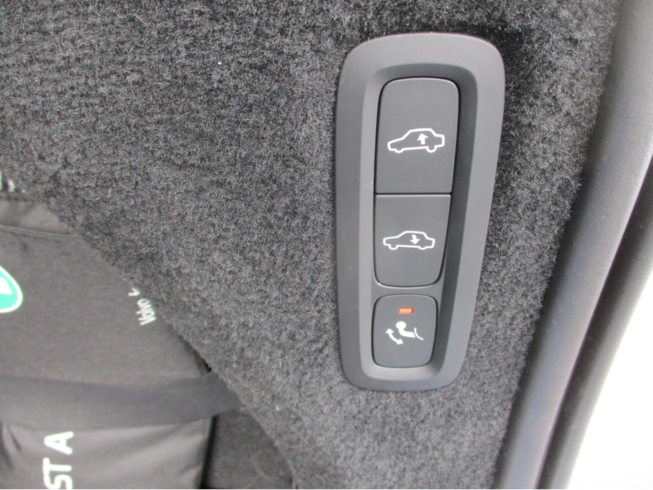 2019 Volvo XC90 2L Petrol Plug-in Hybrid For Sale Images