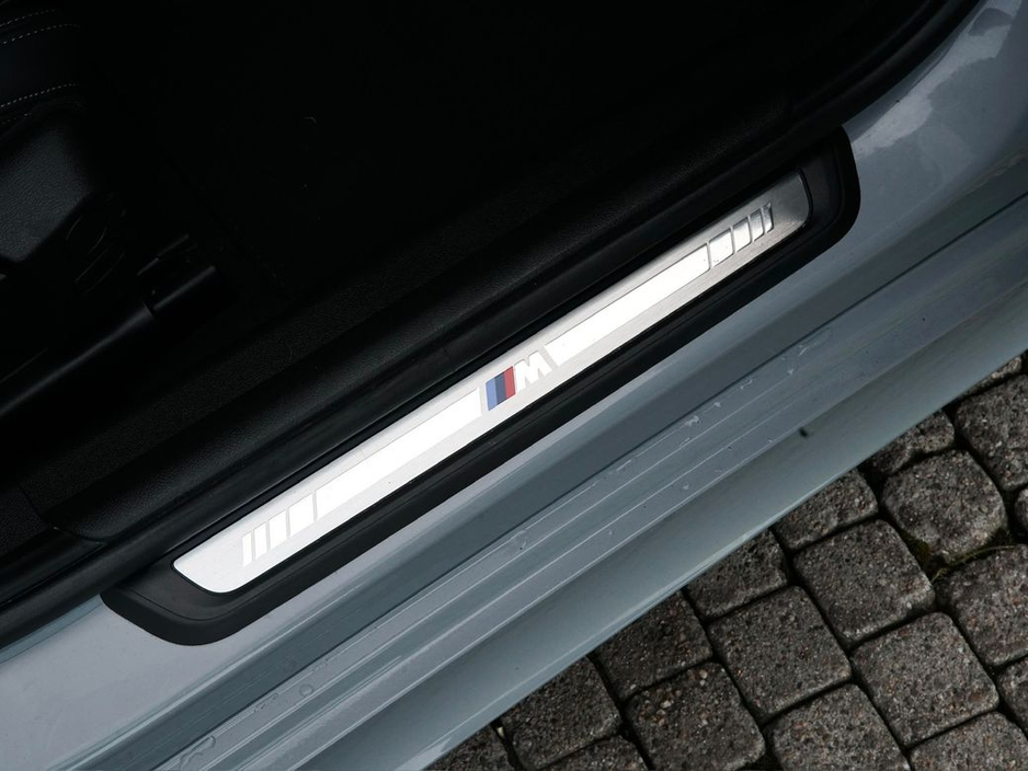 BMW 3 Series 330E M SPORT — thumbnail 27