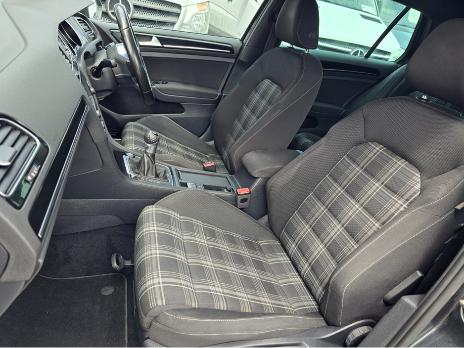 2016 Volkswagen Golf 2.0L Diesel For Sale Images