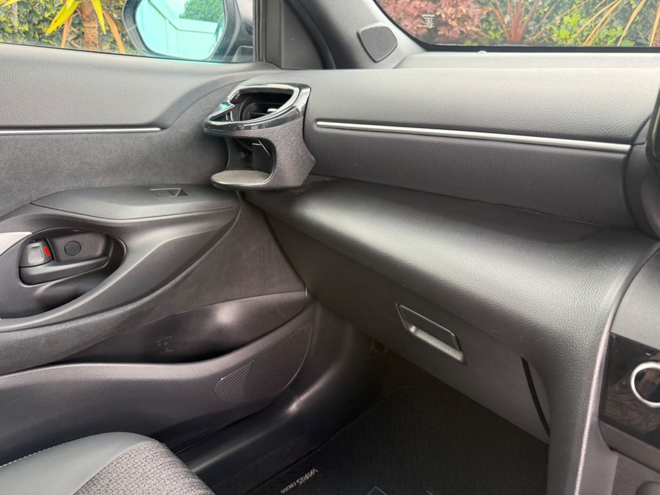 Toyota Yaris Cross 1.5 HYBRID / SOL TOP SPEC / LOW MILEAGE / TAX €150 (222 REG) — thumbnail 21