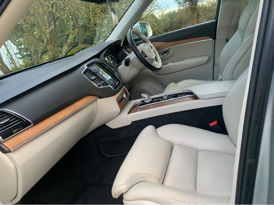 2019 Volvo XC90 2L Petrol Plug-in Hybrid For Sale Images