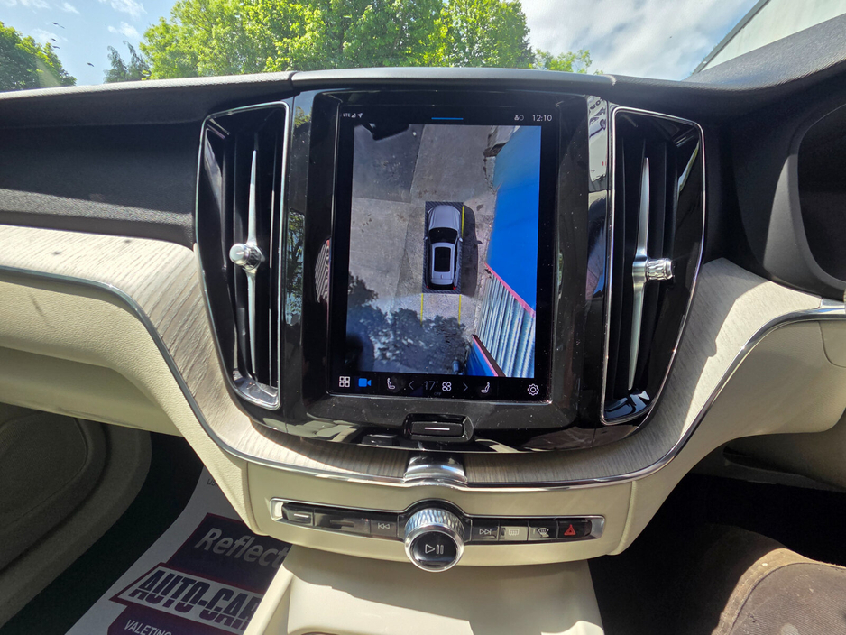 2023 Volvo XC60 2L Petrol Plug-in Hybrid For Sale Images