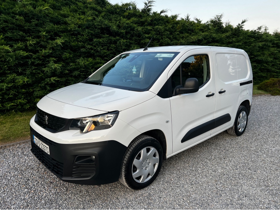 2022 Peugeot Partner 1.5L Diesel For Sale Images